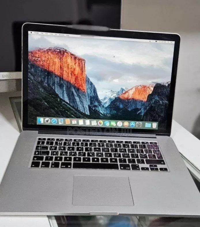 New Laptop Apple MacBook Pro 2015 16GB Intel Core i7 SSD 256GB