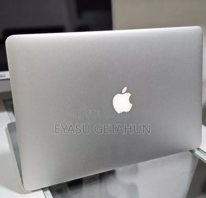 New Laptop Apple MacBook Pro 2015 16GB Intel Core i7 SSD 256GB