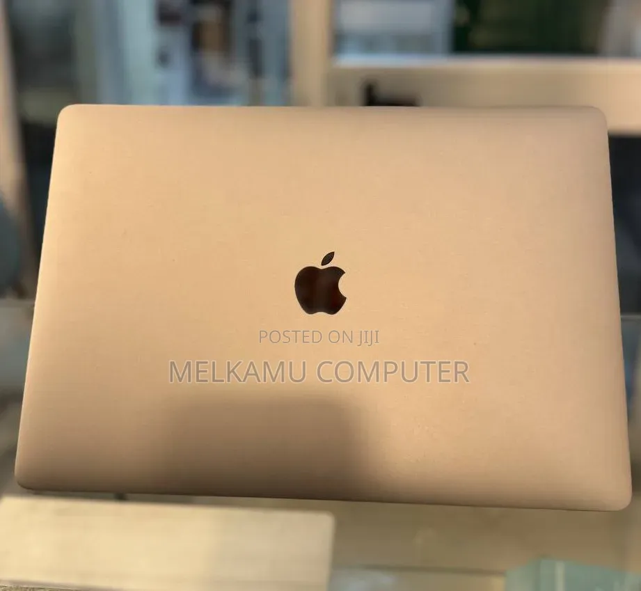 New Laptop Apple MacBook Pro 2019 8GB Intel Core i5 SSD 256GB