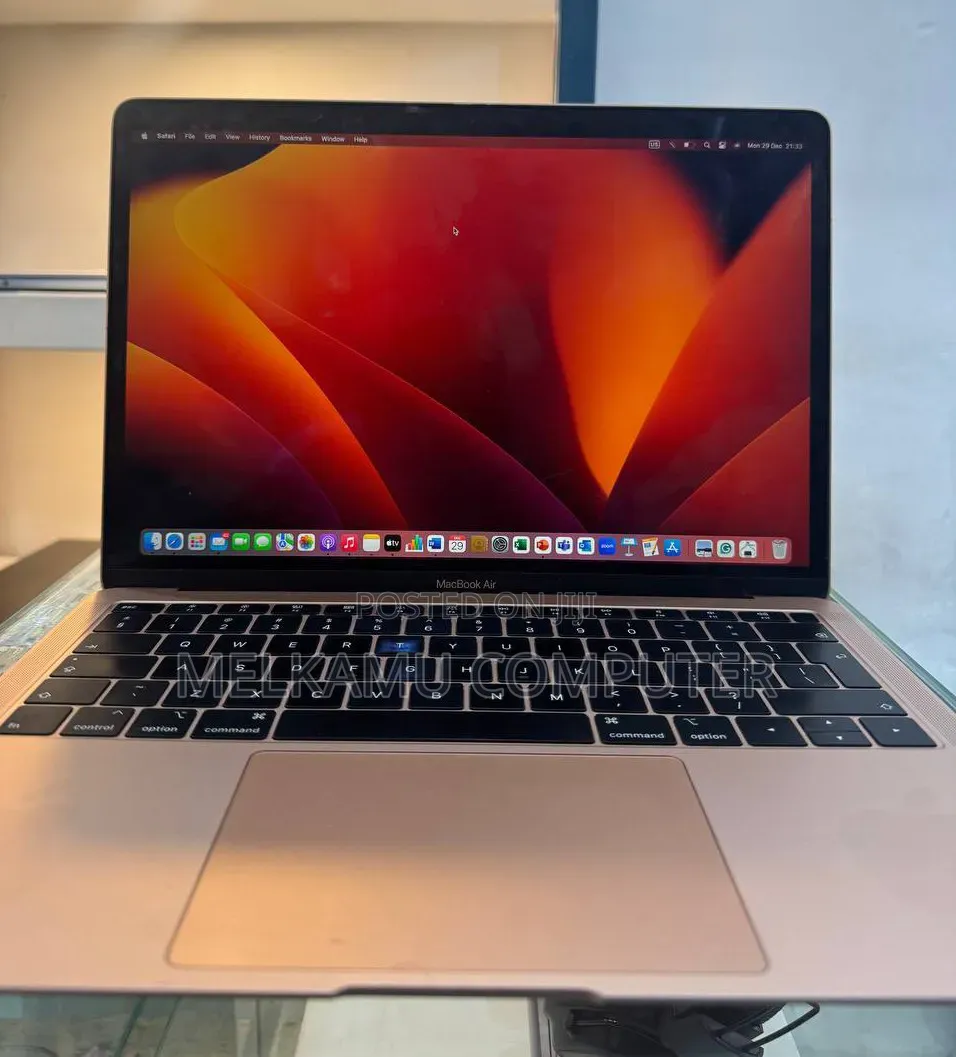 New Laptop Apple MacBook Pro 2019 8GB Intel Core i5 SSD 256GB