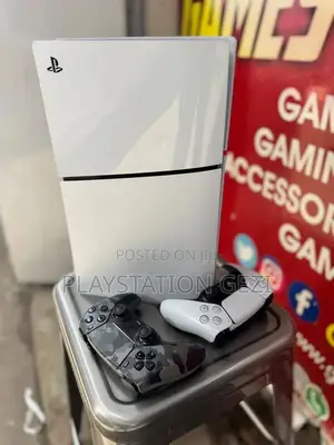 Playstation Five With 2joystick ሽጡልኝ