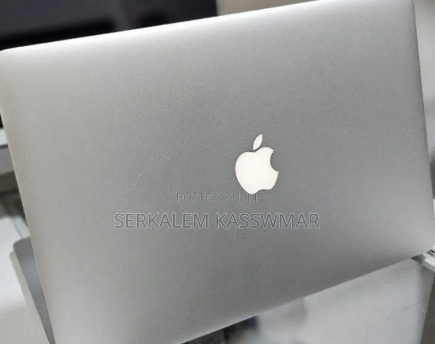 New Laptop Apple MacBook Pro 16GB Intel Core i7 SSD 256GB