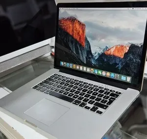 New Laptop Apple MacBook Pro 16GB Intel Core i7 SSD 256GB