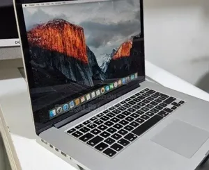 New Laptop Apple MacBook Pro 16GB Intel Core i7 SSD 256GB