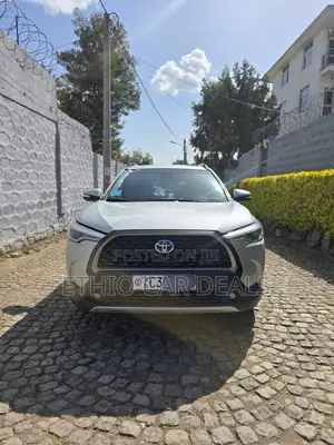 Toyota Corolla Cross Hybrid 2023 Silver