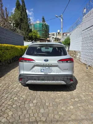 Toyota Corolla Cross Hybrid 2023 Silver