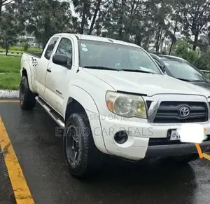 Toyota Tacoma 2007 White