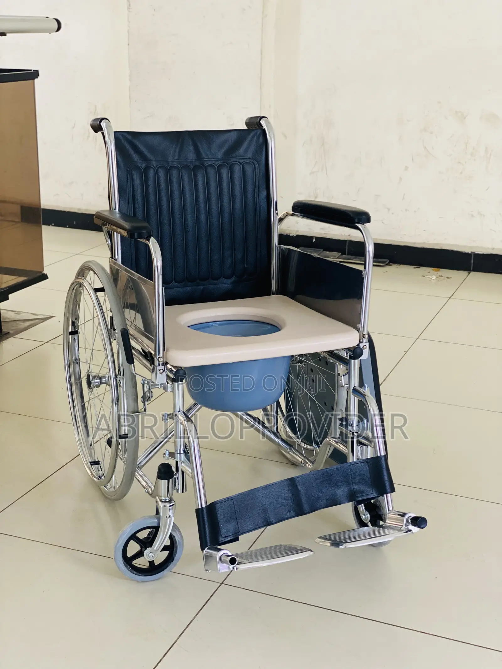 Manual Cheap Foldable Lightweight Wheelchair Patients Disabled Toilet