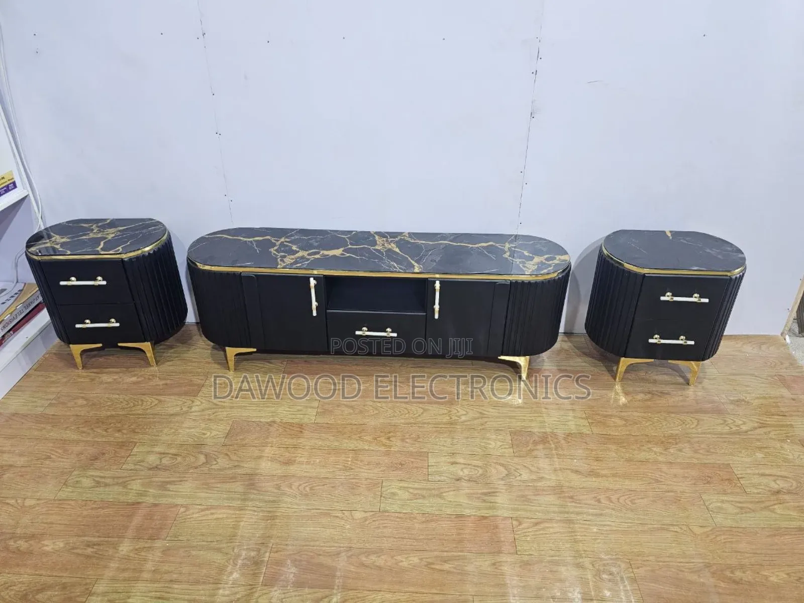 Tv Stand and Tabel