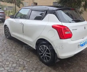Suzuki Swift 2022 White