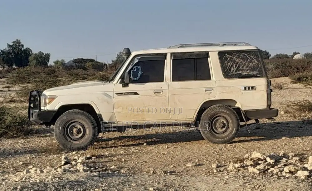 Toyota Land Cruiser 2012 White