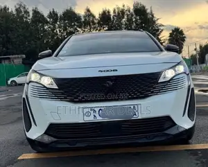 Peugeot 5008 2021 White