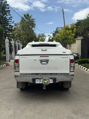 Toyota Hilux 2013 White