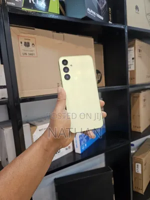New Samsung Galaxy A25 128 GB Yellow