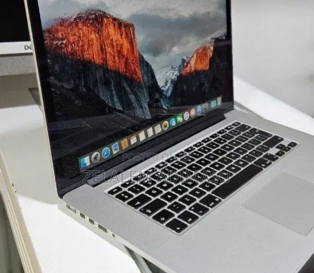 New Laptop Apple MacBook Pro 2015 16GB Intel Core i7 SSD 256GB