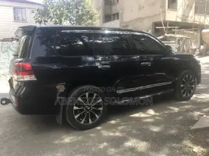 Toyota Land Cruiser 4.5 V8 VXR 2020 Black