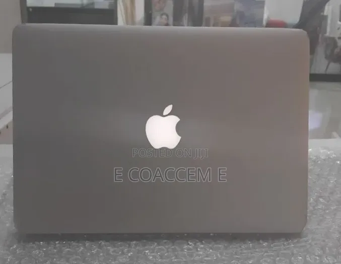 New Laptop Apple MacBook 8GB Intel Core i5 SSD 128GB