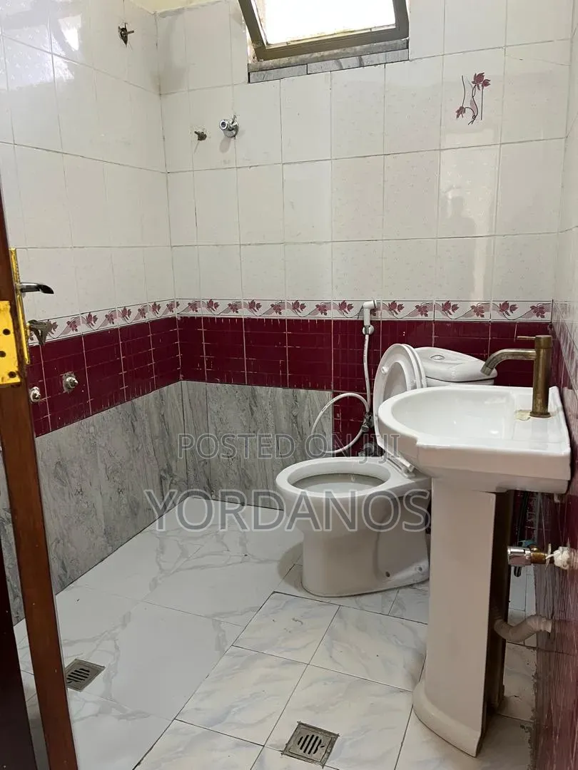 5bdrm House in Bole for sale