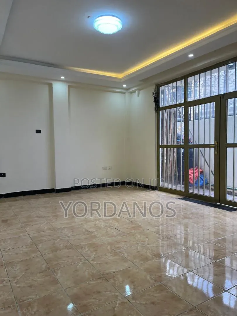 5bdrm House in Bole for sale