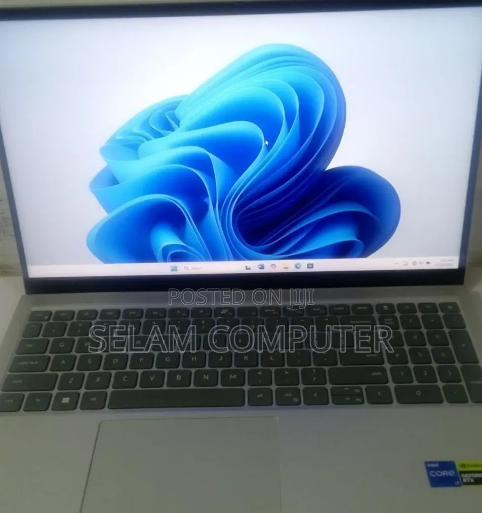 New Laptop Dell Inspiron 15 16GB Intel Core i7 SSD 512GB