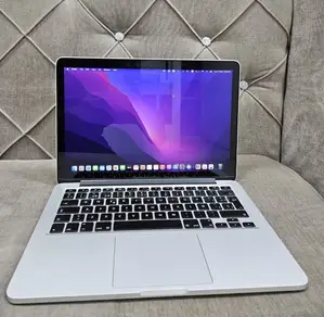 New Laptop Apple MacBook Pro 2015 8GB Intel Core i7 SSD 256GB