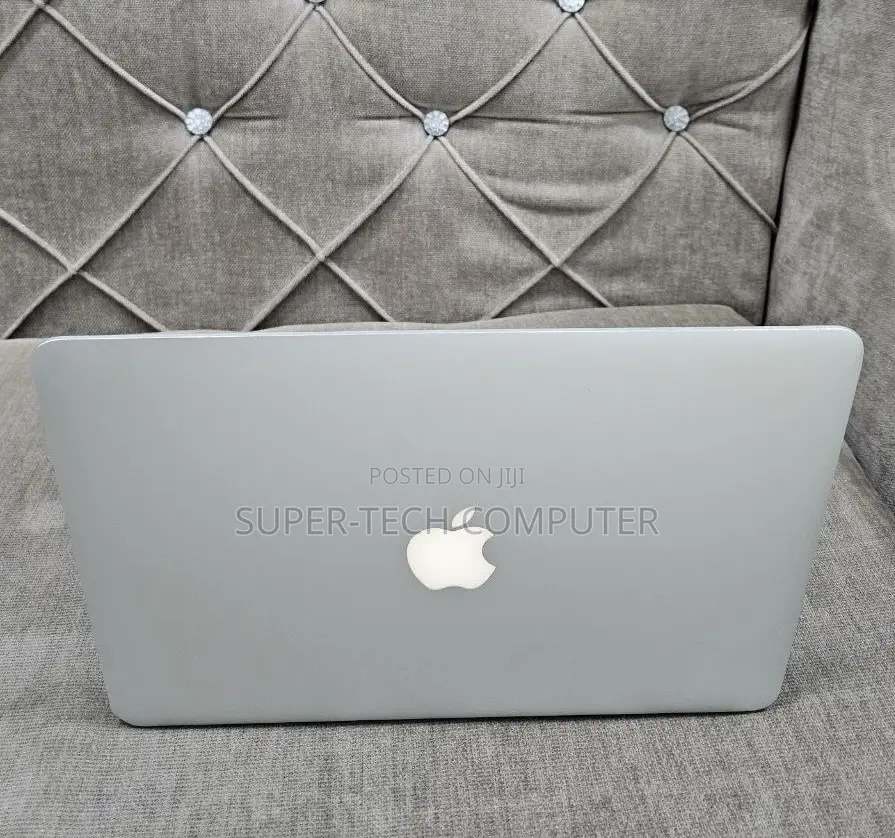 New Laptop Apple MacBook Pro 2015 8GB Intel Core i7 SSD 256GB