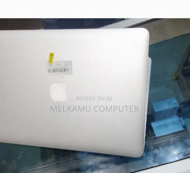 New Laptop Apple MacBook Pro 2015 8GB Intel Core i5 SSD 512GB
