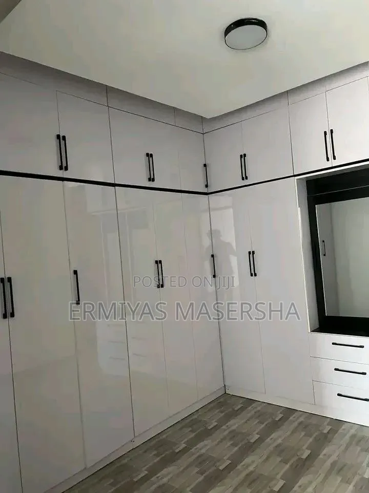 Furnished 6bdrm House in Yeka for sale
