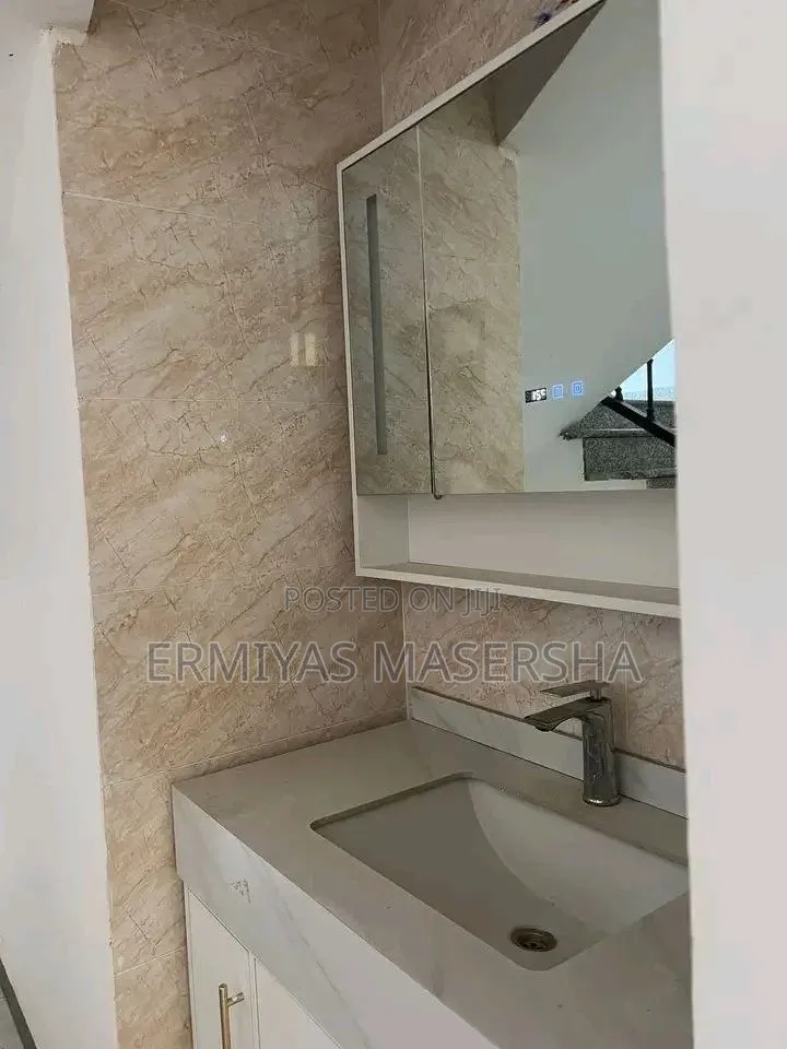 Furnished 6bdrm House in Yeka for sale