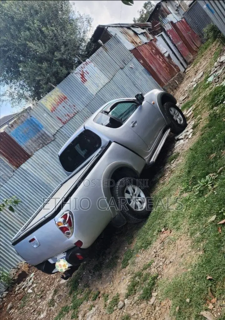 Mitsubishi L200 2008 Blue