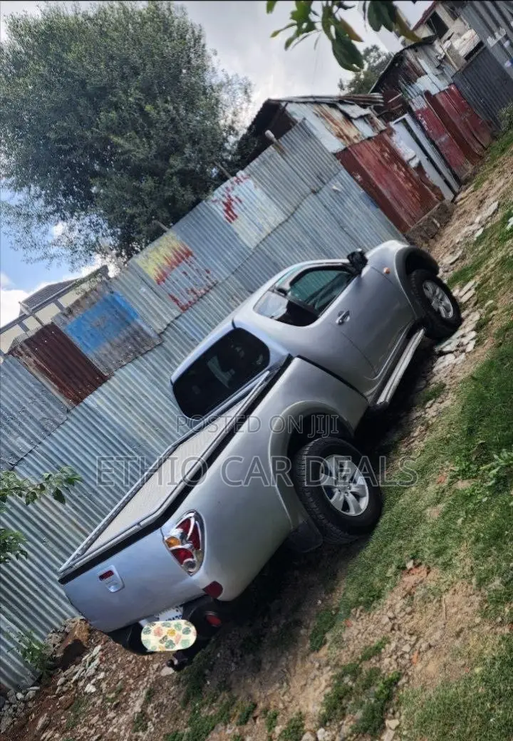 Mitsubishi L200 2008 Blue