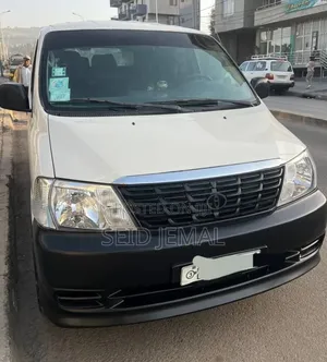 Toyota HiAce 2011 White