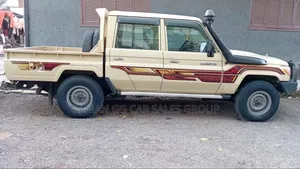 Toyota Land Cruiser 2021 Gold
