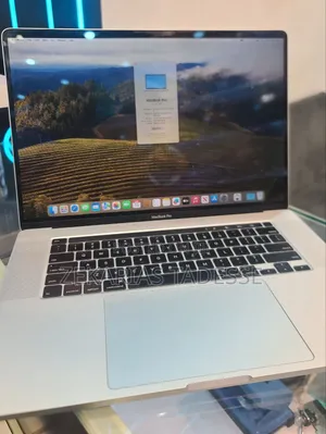 New Laptop Apple MacBook Pro 2017 16GB Intel Core i7 SSD 512GB