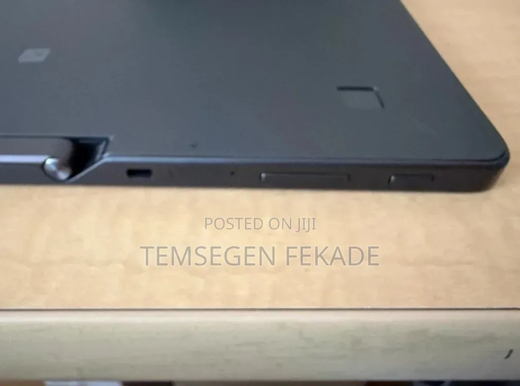 New Laptop HP Pro X2 612 G2 8GB Intel Core i7 SSD 256GB