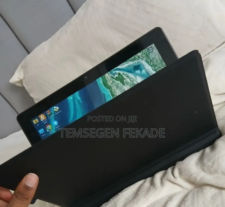 New Laptop HP Pro X2 612 G2 8GB Intel Core i7 SSD 256GB
