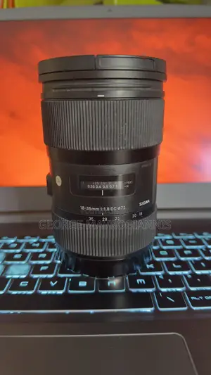 Sigma Crop 18-35mm F1.8 Dc HSM Wide Angle Zoom for Canon Ef Mount