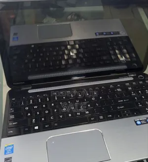 New Laptop Toshiba Satellite C55 4GB Intel Core i7 SSD 1T