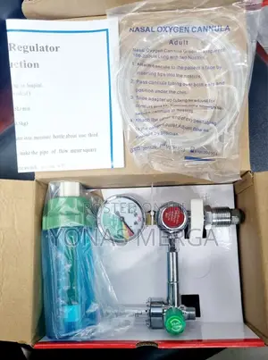 Oxygen Regulator With Humidifier Bottle and Pipe