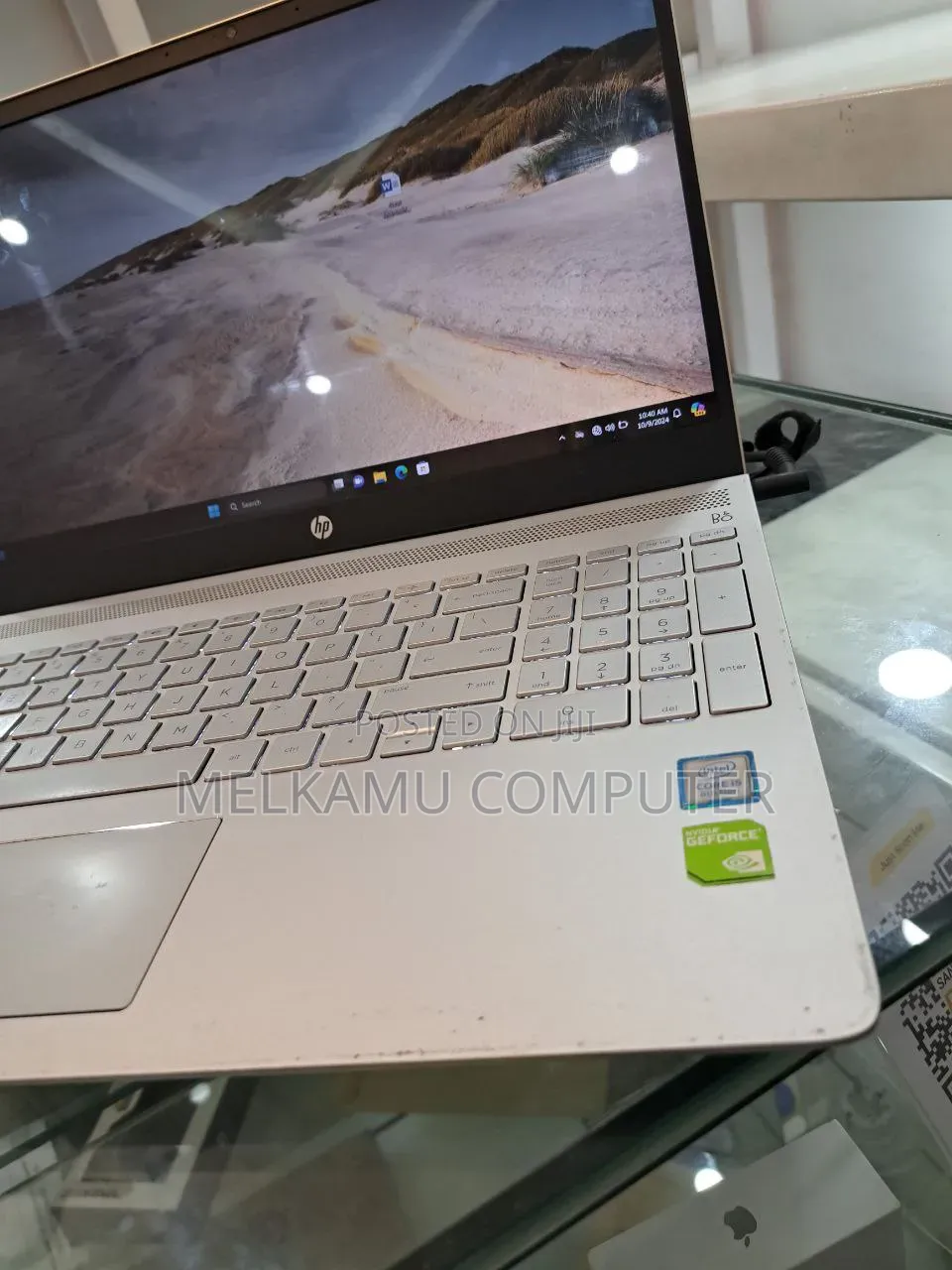 New Laptop HP Pavilion 15 8GB Intel Core i5 SSD 256GB