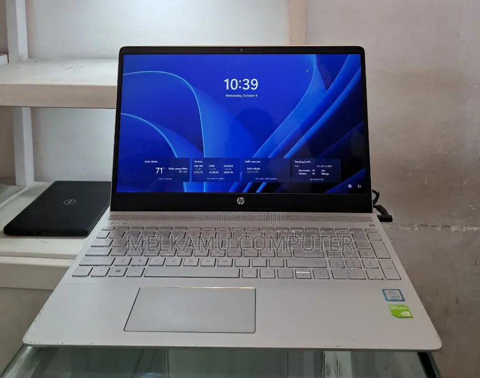 New Laptop HP Pavilion 15 8GB Intel Core i5 SSD 256GB