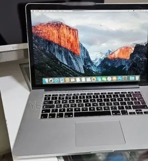 New Laptop Apple MacBook Pro 2015 16GB Intel Core i7 SSD 256GB