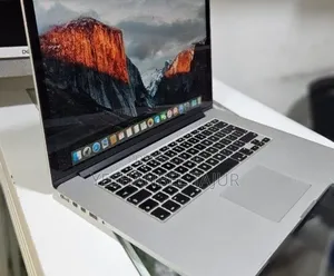 New Laptop Apple MacBook Pro 2015 16GB Intel Core i7 SSD 256GB