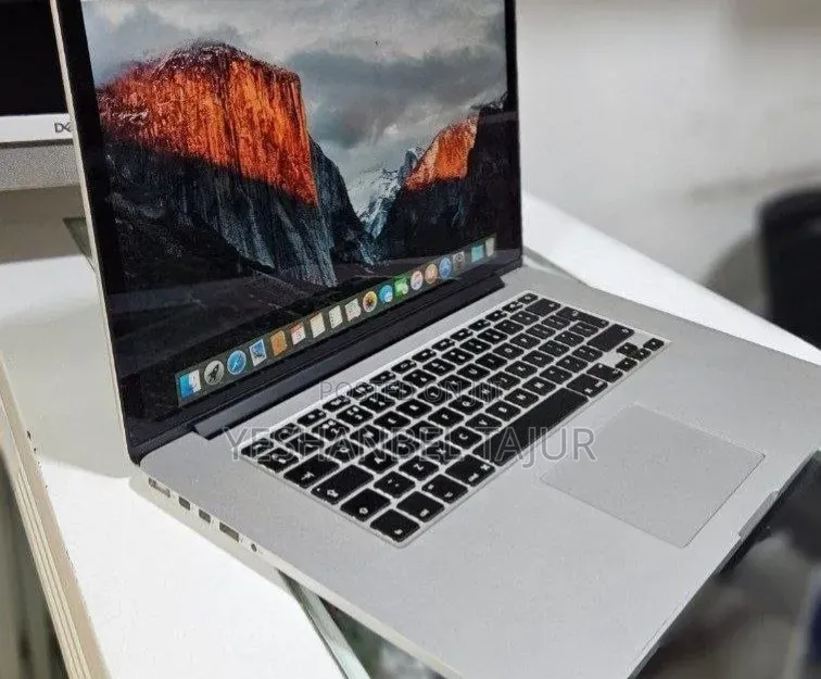 New Laptop Apple MacBook Pro 2015 16GB Intel Core i7 SSD 256GB