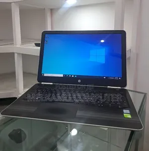New Laptop HP Pavilion 10 8GB Intel Core i7 SSD 512GB