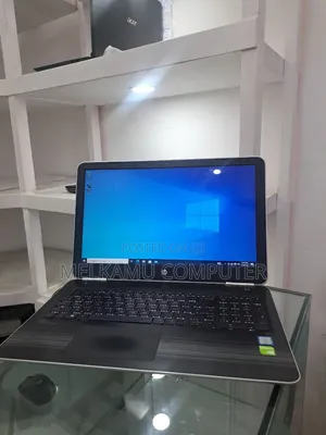 New Laptop HP Pavilion 10 8GB Intel Core i7 SSD 512GB