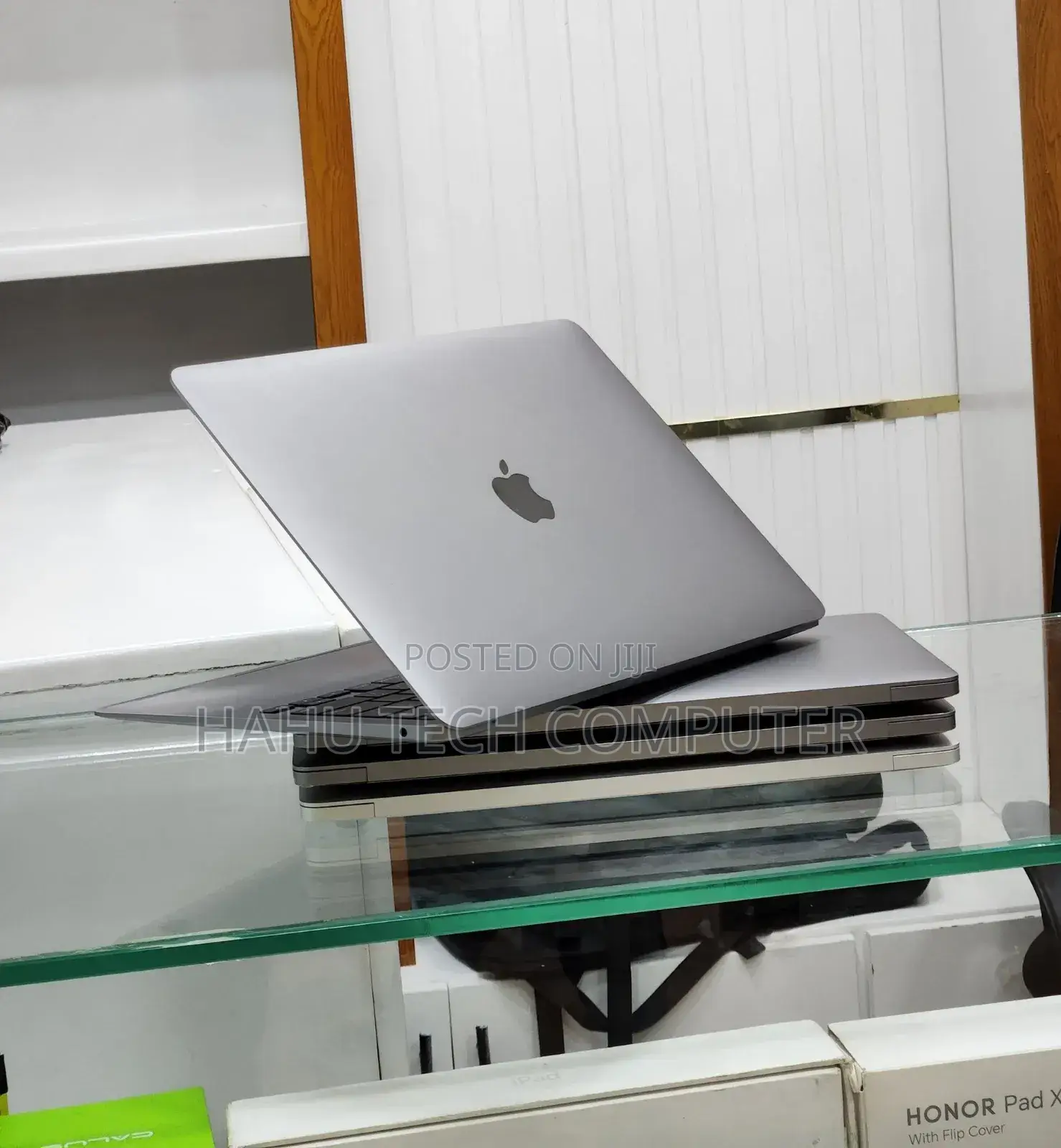 New Laptop Apple MacBook Air 2020 M1 8GB Apple M1 SSD 256GB