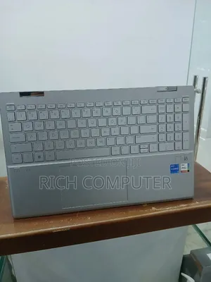 New Laptop HP Pavilion 15 8GB Intel Core i5 SSD 512GB