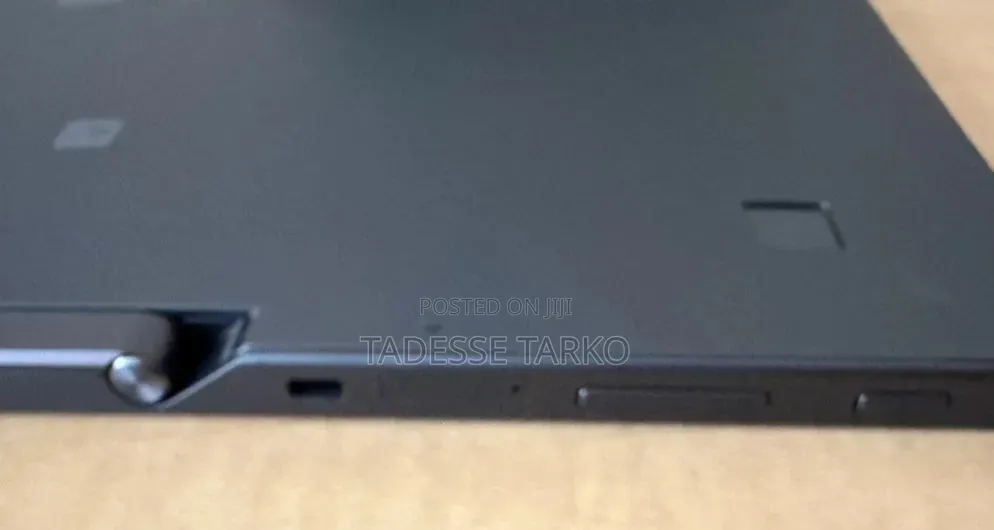 New Laptop HP Pro X2 612 G2 8GB Intel Core i7 SSD 256GB