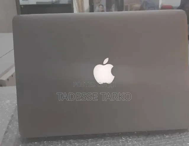 New Laptop Apple MacBook Pro 2015 8GB Intel Core i5 SSD 128GB